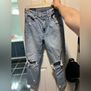 American Eagle Outfitters Mom Jeans
